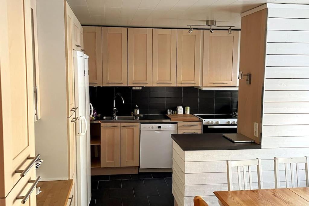 Familjevaenligt Hus Naera Isaberg! Vila Hestra Exterior foto